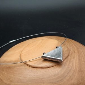 Item 106SP Flower triangel pendant