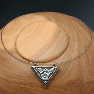 Item 106SP Flower triangel pendant