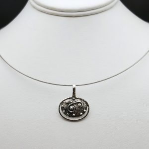 Item 109SP Oval pendant