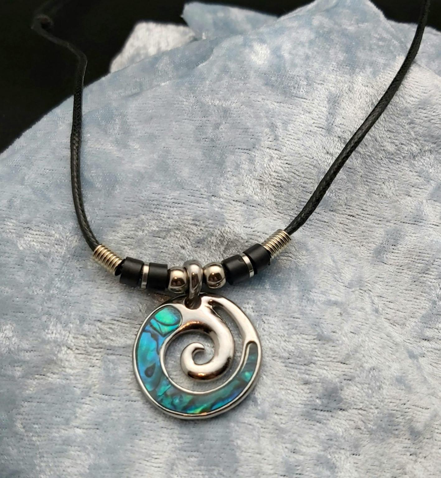 Item PN103 Paua Abalone New Zealand Magma Jewellery
