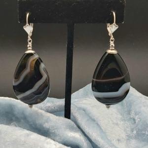 Item 227EA Black banded Agate