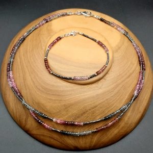 Item 426NS Spinel multicoloured/Hematite