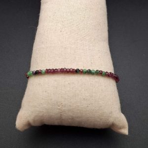 Item 256BR Ruby in Zoisite