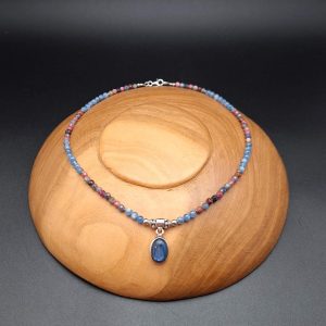 Item 598NS Sapphire, Kyanite