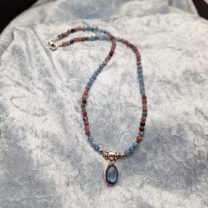 Item 598NS Sapphire, Kyanite