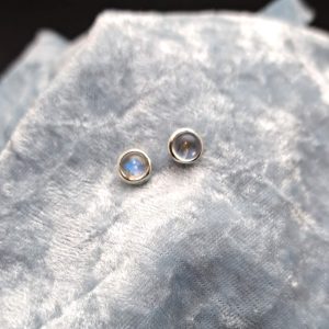 Item 518EM Moonstone
