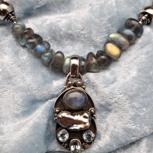 Item 252NL Labradorite