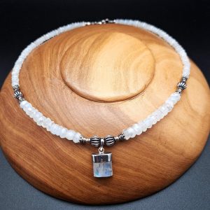Item 633NM Moonstone