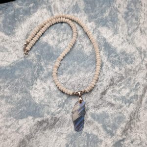 Item 636NM Moonstone / Opal