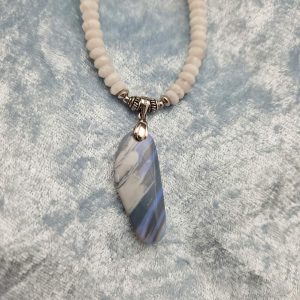 Item 636NM Moonstone / Opal