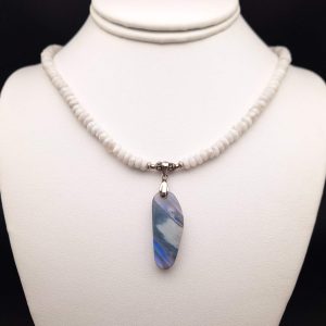 Item 636NM Moonstone / Opal