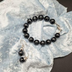 Item 645ES Black banded Agate