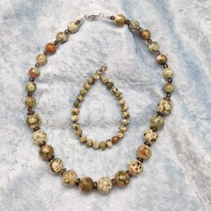 Item 689NR Rhyolite