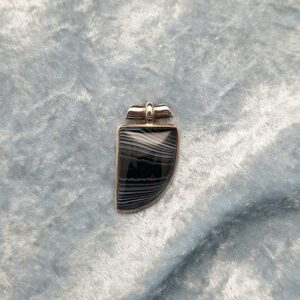 Item 304PA Black banded Agate